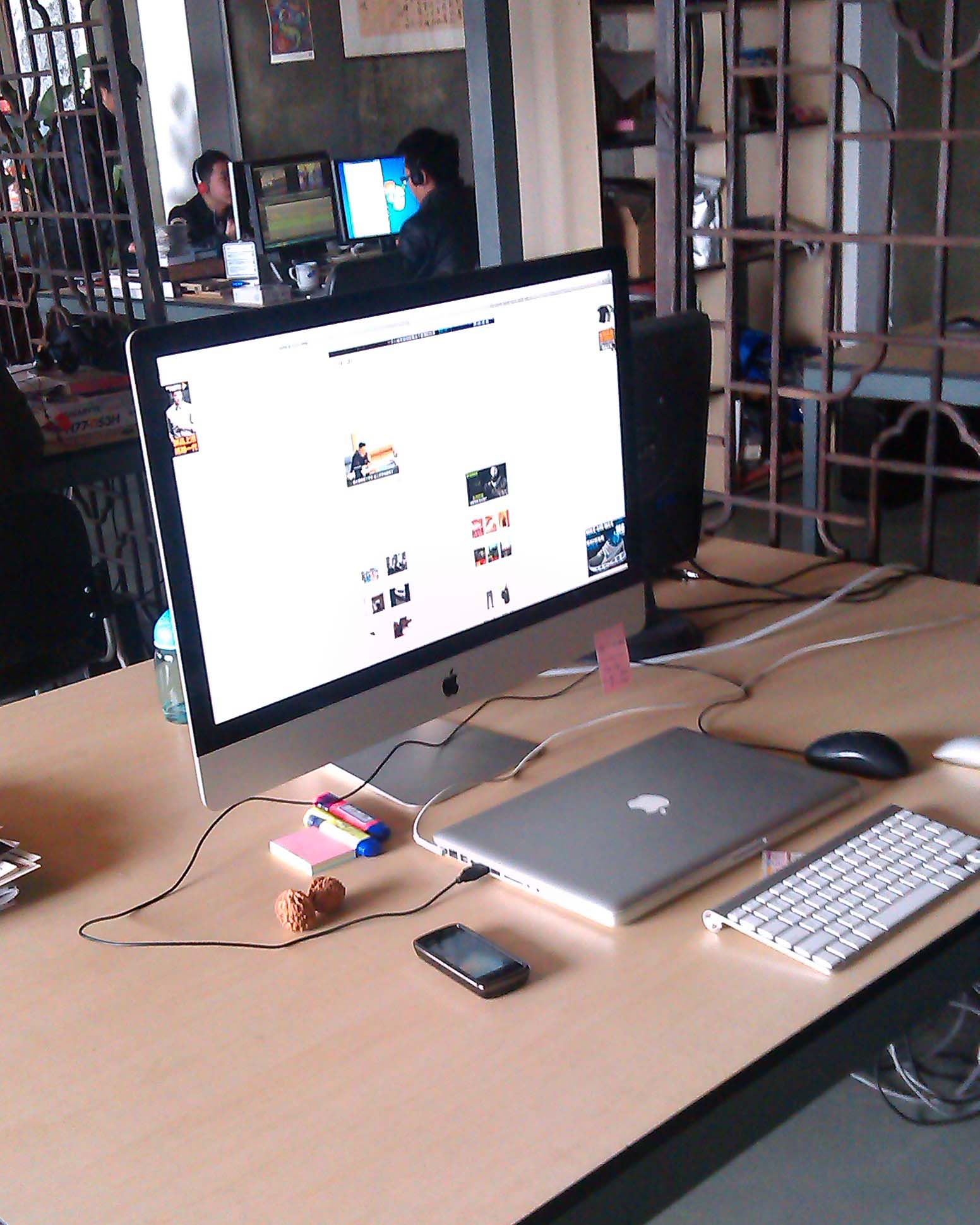 实拍苹果iMac-方向传媒